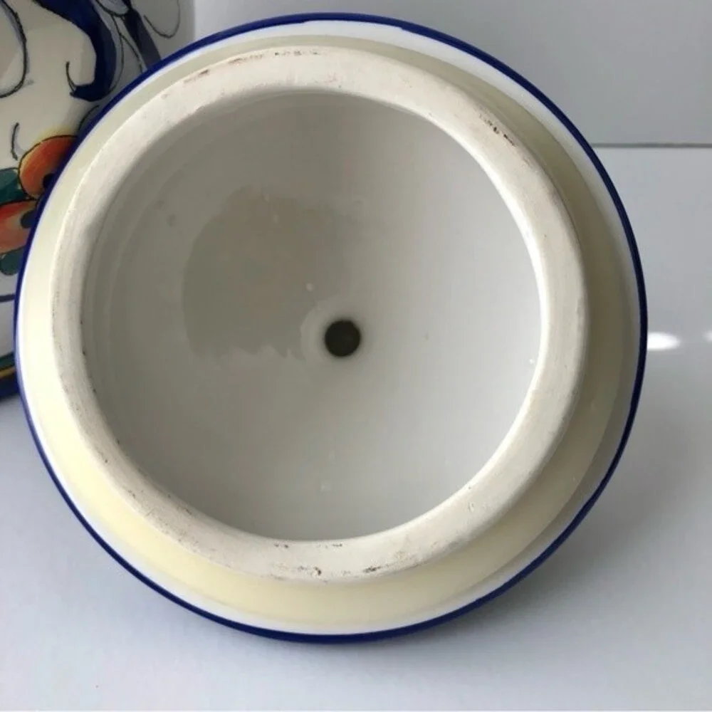 TUSCANY VASE DECORATIVE WITH LID 11.5'' TALL WHITE/BLUE MULTICOLOR MADE IN CHINA